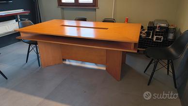 Tavolo scrivania per sala riunioni 