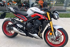 TRIUMPH Street Triple 765 Rx