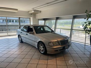 Mercedes-benz C 220 diesel automatica
