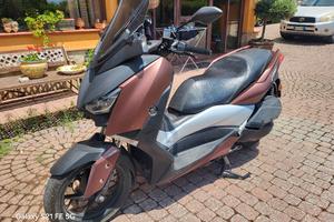 Yamaha X MAX 300 -  " come nuovo "