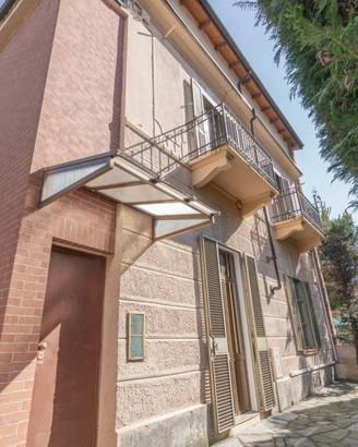 Palazzo / Stabile di 195 m² con 5 locali a Torino