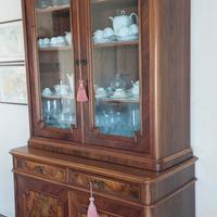 Credenza a due corpi stile umbertino