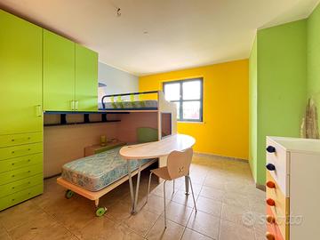 Cameretta componibile con due letti