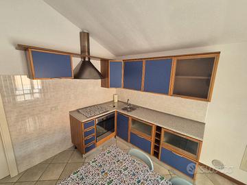 Cucina ad angolo 240 × 150 m