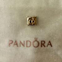 Charm Pandora Fedi Nuziali su Cuscino