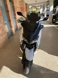 Yamaha X-Max 250 - 2016