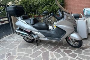 Honda SilverWing 600