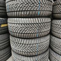 235 40 R 18 95V Goodyear ultragrip Performance FOR