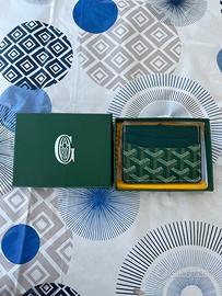 portacarte goyard paris verde con scatola