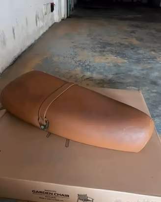 SELLA VESPA “ PX “