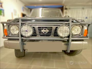 Bullbar Nissan Patrol GR Y60 con fari Hella R 2000