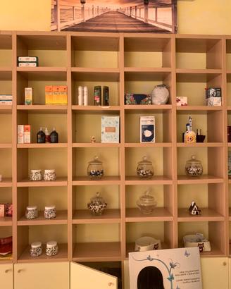 Scaffali e librerie e mobile divisorio cucina
