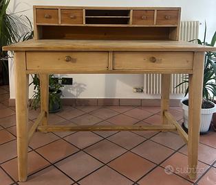 Tavolino -scrivania in abete massiccio