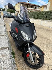 Yamaha Xmax 250