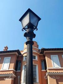 Lampione in ghisa da giardino