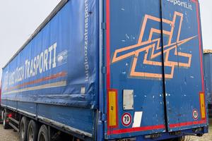 0496 SEMIRIMORCHIO CENTINATO CON SPONDE