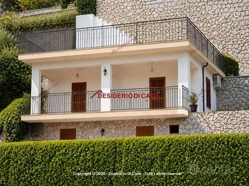 Casa, Taormina.