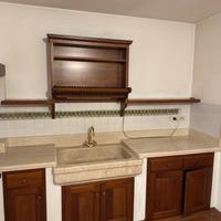 Cucina in muratura con marmo vero e legno massello