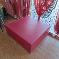 pouf di grandi dimensioni rosso