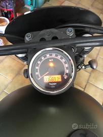 Triumph scrambler 900 customizzata anno 2015