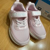 Scarpe nuove da ginnastica