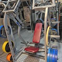 Hammer Strength shoulder press