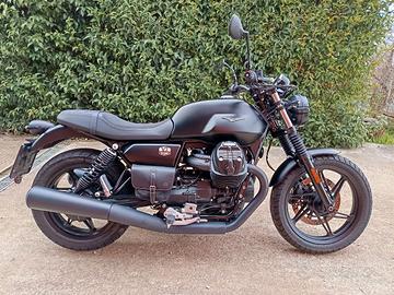 Moto Guzzi V7 Stone 850