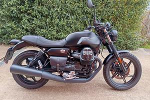 Moto Guzzi V7 Stone 850