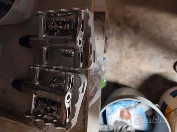 2 paia di pedali doppio uso x mtb