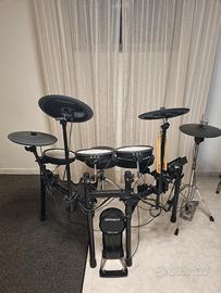 Roland TD-17KVX V-Drums completa con pedali Yamaha