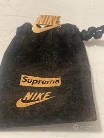 Supreme Nike anello