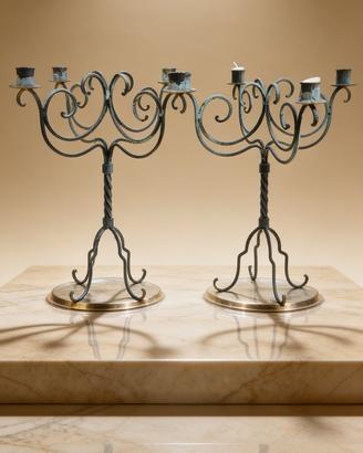 Candelabra di metalli batutto
