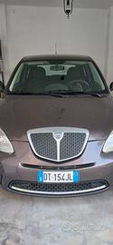 Lancia y