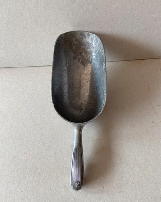 Sessola in alluminio (cm. 25x8) anni 50. C