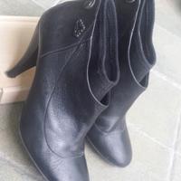 Stivaletto nero fornarina