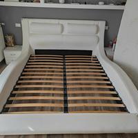 Letto matrimoniale ONDA, di design
