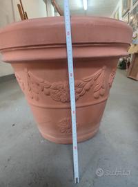 vaso festonato di resina