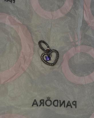Charm pandora cuore con brillante viola