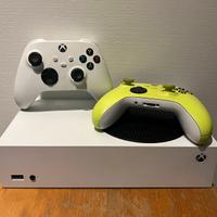 Xbox Series S con 2 controller