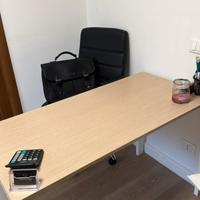 Scrivania da ufficio nuova