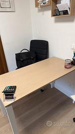 Scrivania da ufficio nuova