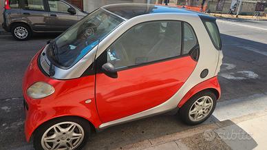  smart  buone condizioni  km 193.000 motore rifatt