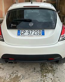Lancia Y