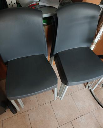 6 sedie in plastica dura 