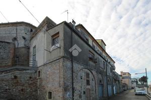 CASA SEMINDIPENDENTE A CASTELLALTO