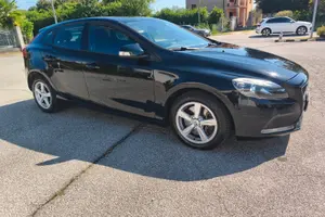 Volvo V40 D2 Geartronic R-design Mom-Accetto Permu