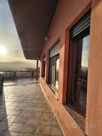 Villa panoramica in collina immersa nella natura