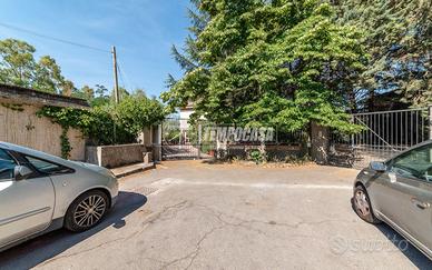 VILLA CON GIARDINO