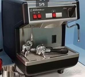 Macchina espresso professionale Nuova Simonelli