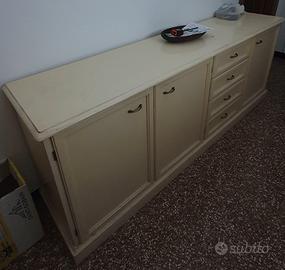 Mobile credenza